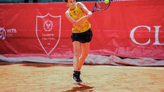 Clara Burel : classement, âge, statistiques de carrière de la prodige du tennis et de la prétendante à Roland Garros