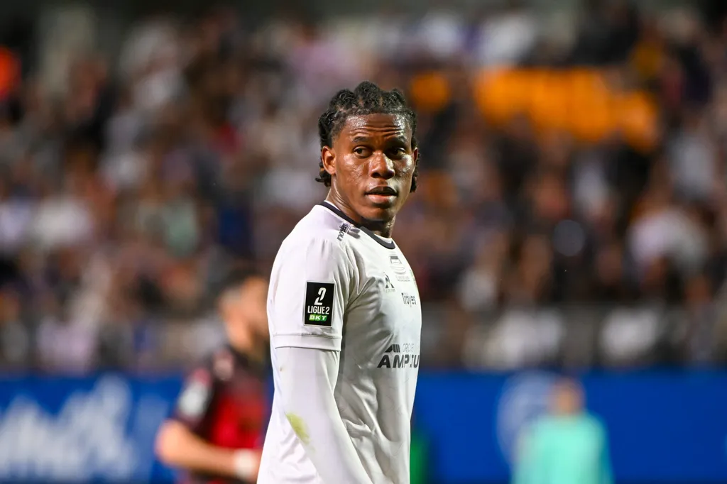 ESTAC Troyes v Red Star FC – Ligue 2 BKT 2024/2025