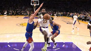 NBA : LeBron James dépasse un record historique