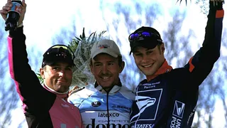 Paris-Roubaix 2002 : la passation entre Museeuw et Boonen