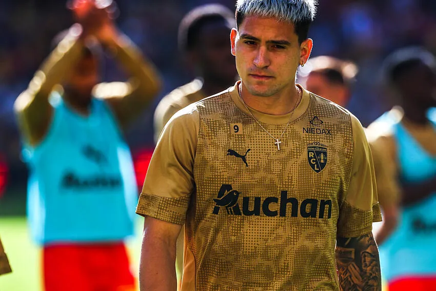 Martin Satriano sous les couleurs du RC Lens - Icon Sport