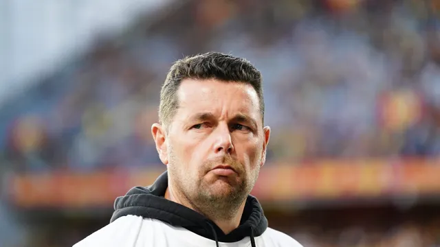 RC Lens : “-136,75M€”, la statistique inquiétante concernant l’effectif de Pierre Sage
