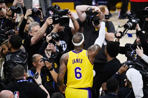 LeBron James, le roc des Lakers (iconsport)