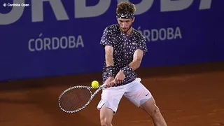ATP – Cordoba : Corentin Moutet bat Pella et file en quarts