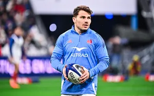 XV de France : Antoine Dupont forfait contre les Anglais ? On a la réponse !