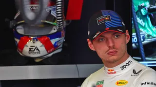 VIDEO – F1 : Coup de tonnerre, Max Verstappen abandonne le GP d’Australie, sa voiture prend feu !