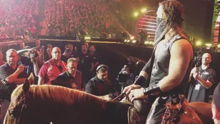 Quand Adam Page surnomme son cheval en référence à Triple H