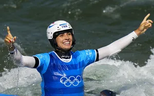 JO 2024 : La Française Angèle Hug prend l’argent en kayak-cross !