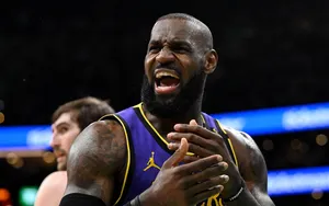 NBA : “difficiles à gérer”, la blessure de LeBron James inquiète fortement Doncic