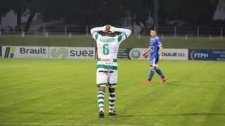 National (J24) : le navire du FC Sète 34 coule sur la pelouse de Boulogne