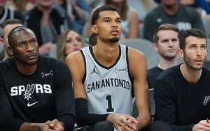 NBA : Victor Wembanyama, même le rôle de remplaçant lui va comme un gant