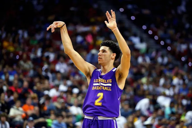 Lonzo Ball Lakers 2017.jpg