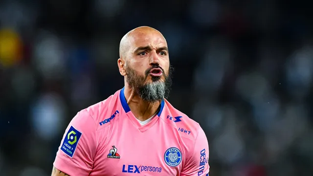 ASSE : Jessy Moulin vole au secours de Gautier Larsonneur