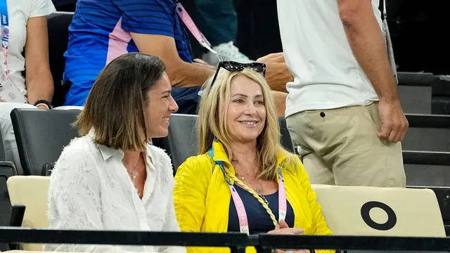 JO 2024 : le geste incroyable de Nadia Comaneci