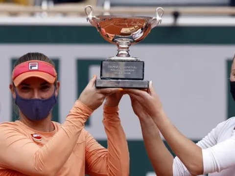 Roland-Garros (F) : deuxième titre consécutif pour la paire Mladenovic/Babos !