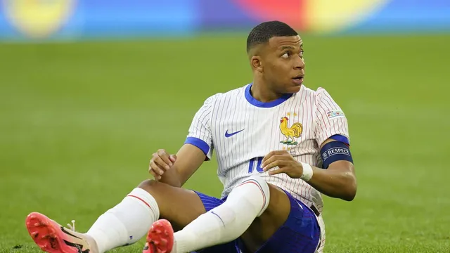 Euro 2024 : Kylian Mbappé victime d’un choc impressionnant