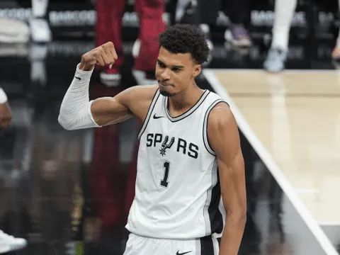 Le résumé NBA de la nuit : Victor Wembanyama répond, un Bilal Coulibaly record