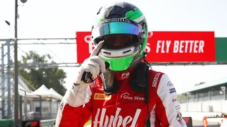 Formule 3 – Vesti triomphe à Monza, Pourchaire sur le podium