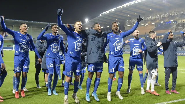 Ligue 2 – Bilan de mi-saison : L’ESTAC peut-elle rêver d’une montée ?