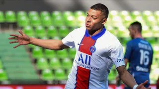 Ligue 1 : Paris leader provisoire après sa victoire à Metz (1-3), Mbappé double buteur