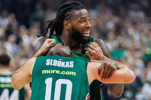 Mathias Lessort et Kostas Sloukas peuvent avoir le sourire, le Panathinaïkos est le grand favori à sa succession en Euroleague