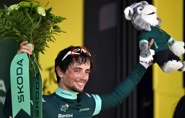 Ce mardi 4 juillet 2023, Victor Lafay va prendre part à la quatrième étape du Tour du France, le maillot vert sur les épaules (iconsport) 