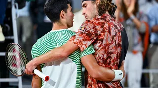 Stefanos Tsitsipas – Carlos Alcaraz (Roland-Garros 2024) : À quelle heure et sur quelle chaîne TV regarder la rencontre ?