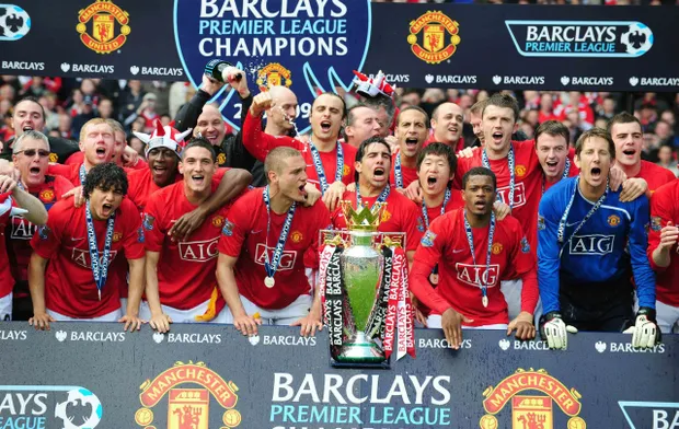Manchester United célébrant son 20e titre en Premier League, en 2013