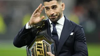 UFC 308 : Ilia Topuria confiant à 100% avant d’affronter Max Holloway !