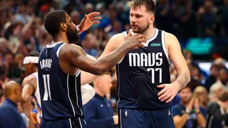 NBA : Luka Doncic et Kyrie Irving s’envolent dans le dernier quart !