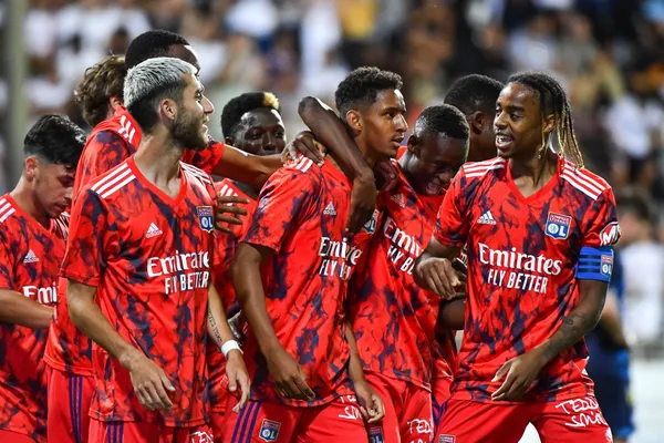 Philippe Boueye (au centre) va poursuivre sa progression avec l'OL en intégrant l'effectif professionnel cet été (iconsport)