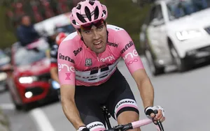 Tom Dumoulin discute avec Total Direct Energie