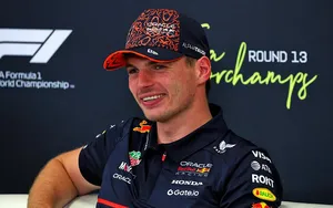 F1 : Russell dépité, Antonelli loin du compte… comment Max Verstappen sème la zizanie chez Mercedes