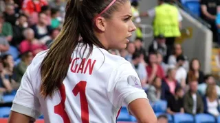 Angleterre. Et Alex Morgan retrouva les terrains