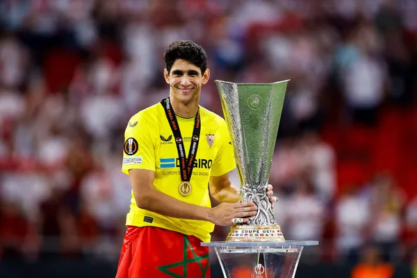 Cet été, Yassine Bounou, le gardien de but du FC Séville, pourrait quitter l'Espagne pour rejoindre le PSG (iconsport)