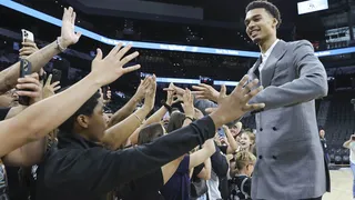 Victor Wembanyama : “anomalie”, “intelligent”, “leader”, la NBA déjà à ses pieds