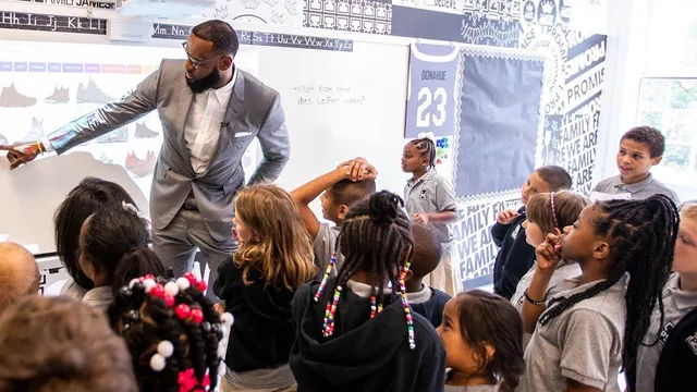 Les impacts des stars NBA sur les jeunes défavorisés.