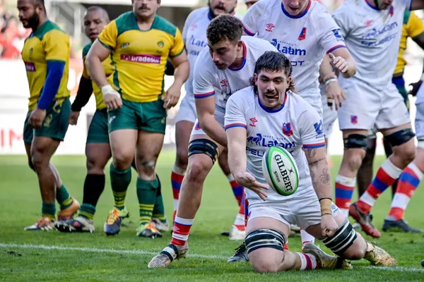 L'Equipe du Chili est bien arrivée en France pour préparer la Coupe du Monde Rugby 2023. Et a eu droit à un accueil plus que chaleureux de la part des Bretons (iconsport)