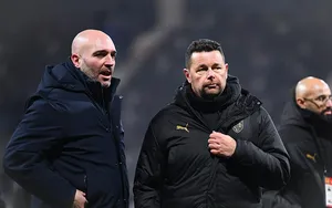 Mercato RC Lens : Pierre Sage sur un fil dans sa quête d’un défenseur central