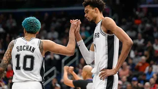 NBA : Les Spurs de Wembanyama testent un nouvel ailier fort, Jeremy Sochan en danger