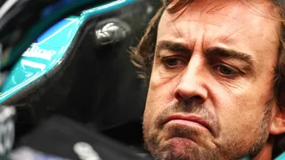 F1 : “Idiot” Fernando Alonso déclare la guerre à Liam Lawson !