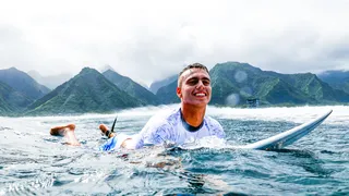 JO 2024 : le surfeur français Kauli Vaast crée la sensation