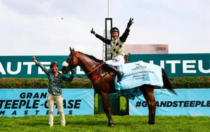 Résultat Grand Steeple Chase de Paris : Vainqueur et Quinté dans l’ordre