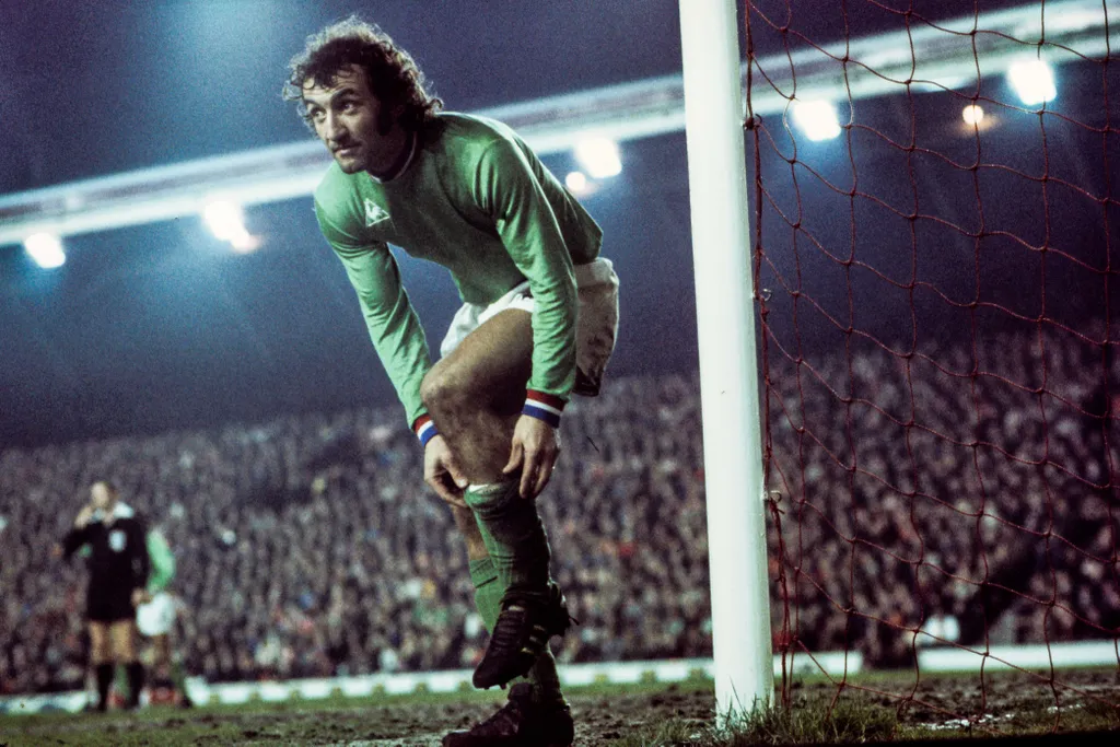 Herve Revelli lors d'un match de Coupe d'Europe entre Liverpool et Saint-Etienne - Photo by Icon Sport