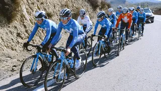 Cyclisme : Les coureurs professionnels commencent à se préparer pour 2023