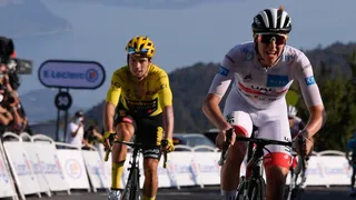 Tour de France 2020 – étape 15 : Tadej Pogacar au sommet du Grand Colombier