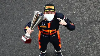 F3 – Liam Lawson triomphe à Silverstone, sous safety car