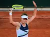Roland-Garros (F) : Krejčíková élimine Sákkari et se qualifie pour la finale