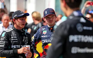 F1 : Max Verstappen snobe Mercedes, George Russell en profite