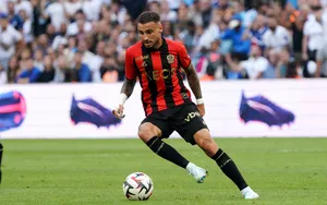 OGC Nice : Jonathan Clauss défend Evann Guessand après son pénalty manqué